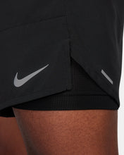 Load image into Gallery viewer, Nike Stride Men's Dri-FIT 2in1 7in Short
