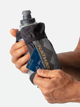 Load image into Gallery viewer, Quick Squeeze Ins 18oz Black/Gold 18OZ