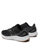 Load image into Gallery viewer, NB Kids' Fresh Foam Arishi v4 (Black with White)