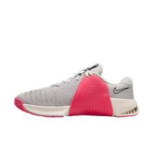 Load image into Gallery viewer, Women&#39;s Nike Metcon 9 (Grey &amp; Pink)