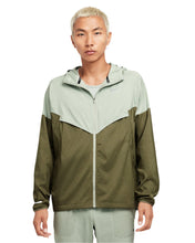 Load image into Gallery viewer, Nike Men&#39;s Imp Light Windrunner Jacket (Jade/Horizon)